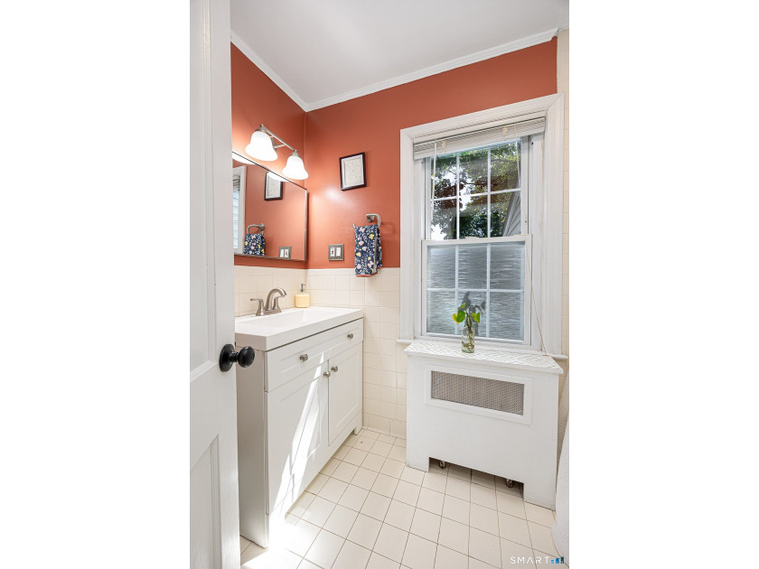 Move right into this beautifully remodeled 2-3 bedroom ranch in - photo 17