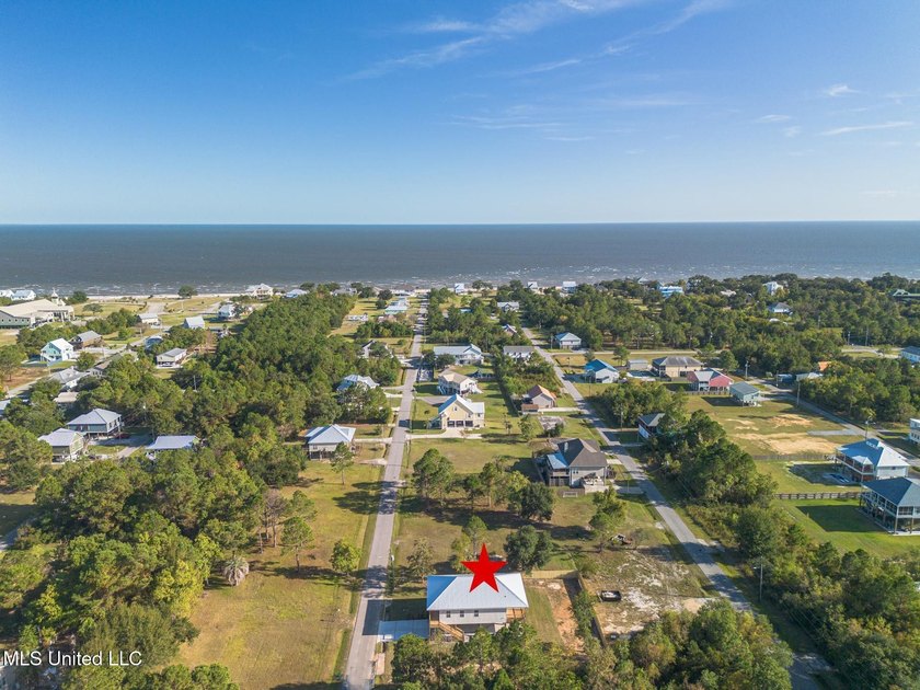 Experience coastal living with this new home that's just a 1/4 - photo 3