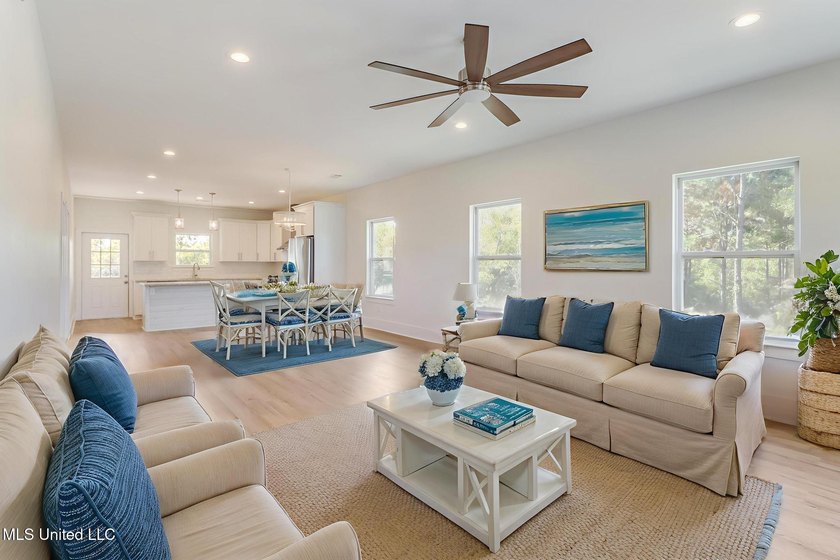 Experience coastal living with this new home that's just a 1/4 - photo 8