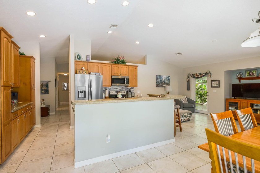 This fantastic pool home can now be yours. This CBS 3/2.5 plus - photo 10