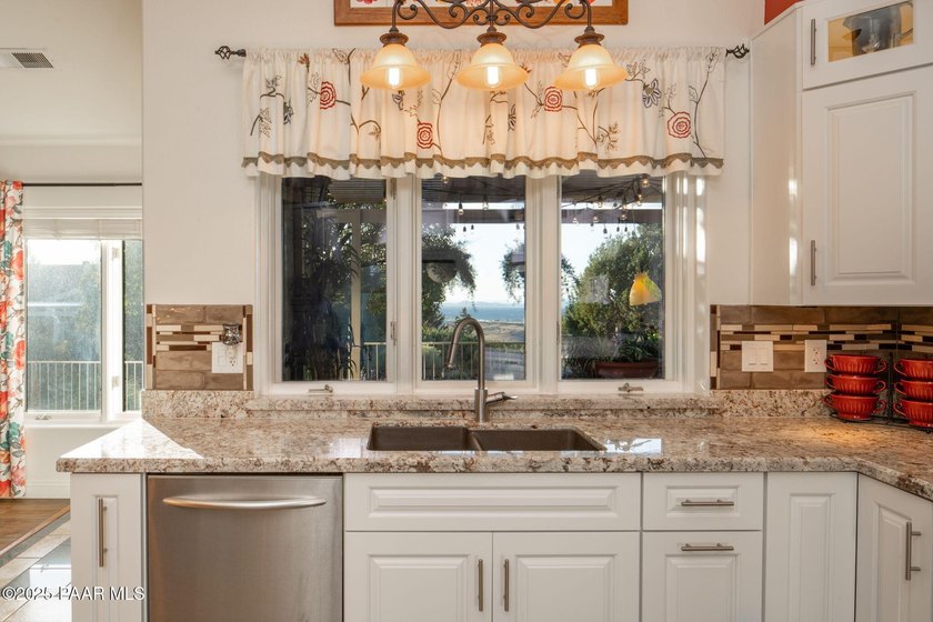 This custom built all steel home sits at the very top of Yavapai - photo 11