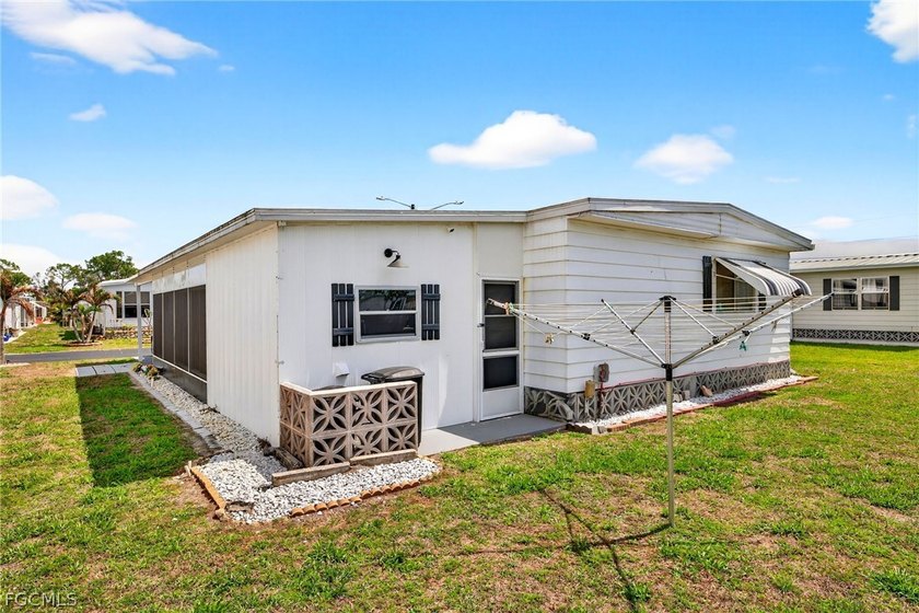 Welcome home to Lazy Days Village! This beautifully appointed - photo 22