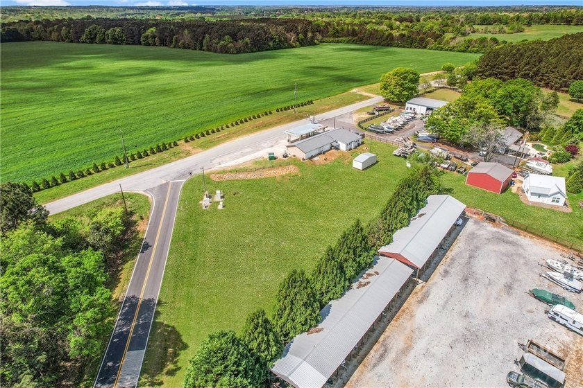 Located just off Interstate 20 in Buckhead, GA near Lake Oconee - photo 45