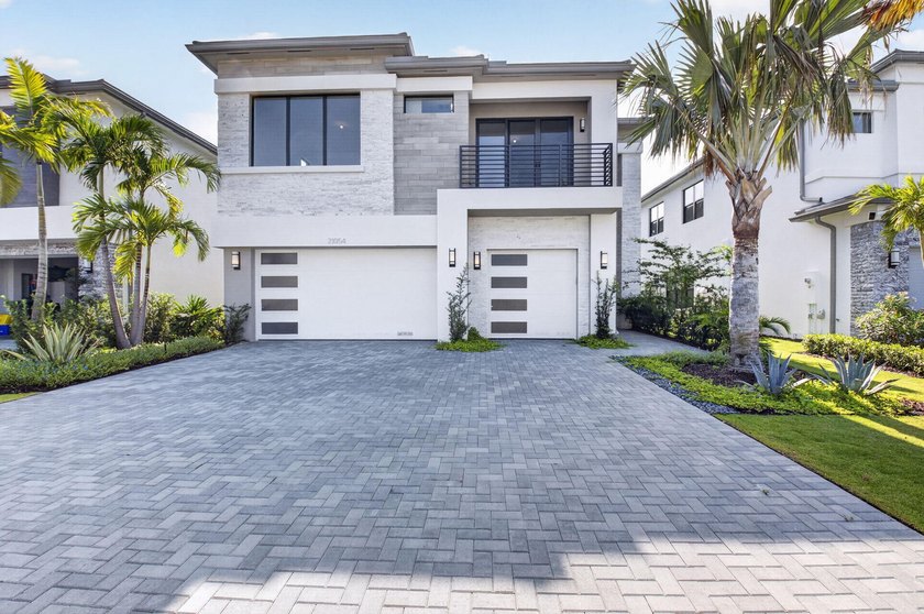 Brand new, never lived in residence in the Lotus Edge community! - photo 2