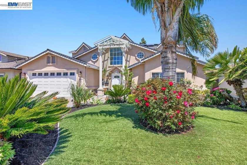 A rare opportunity in Parkmont awaits! A Mediterranean Oasis - photo 4