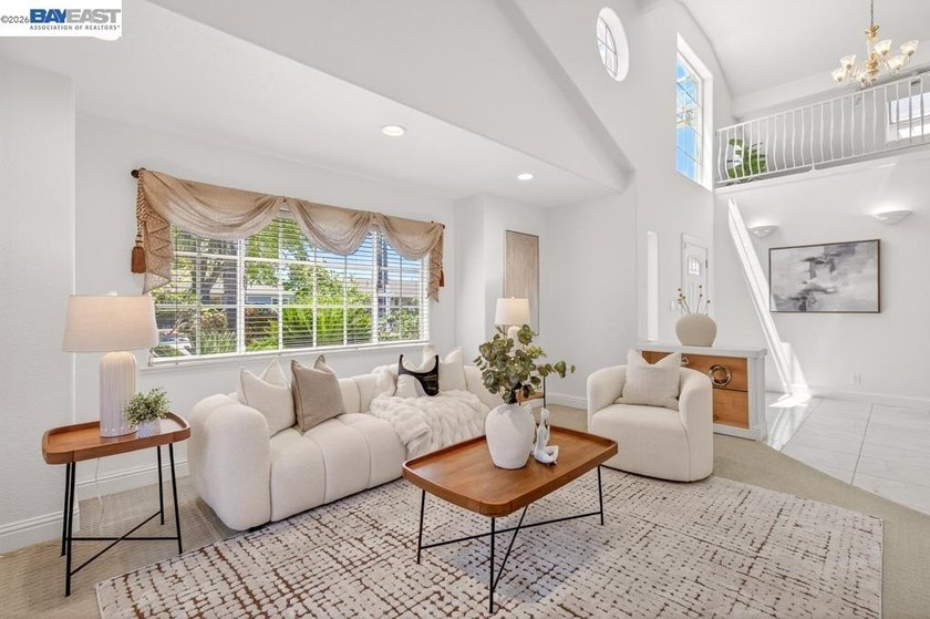 A rare opportunity in Parkmont awaits! A Mediterranean Oasis - photo 9