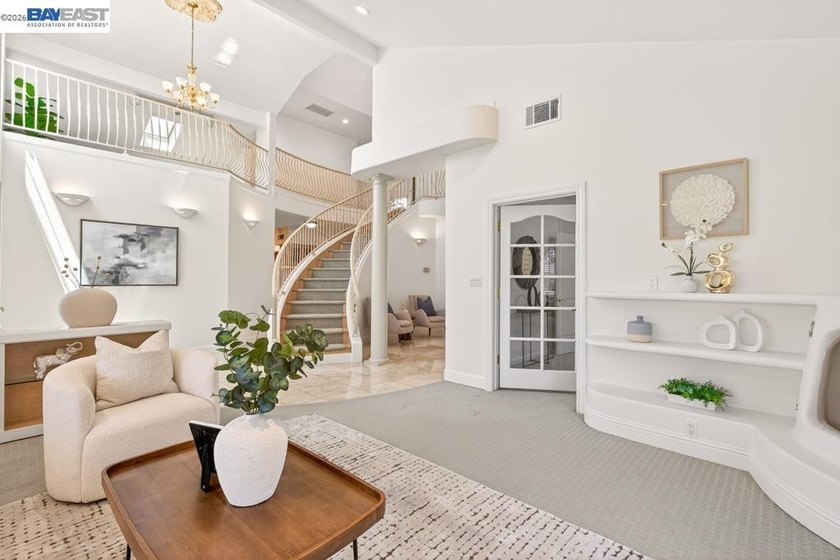 A rare opportunity in Parkmont awaits! A Mediterranean Oasis - photo 10
