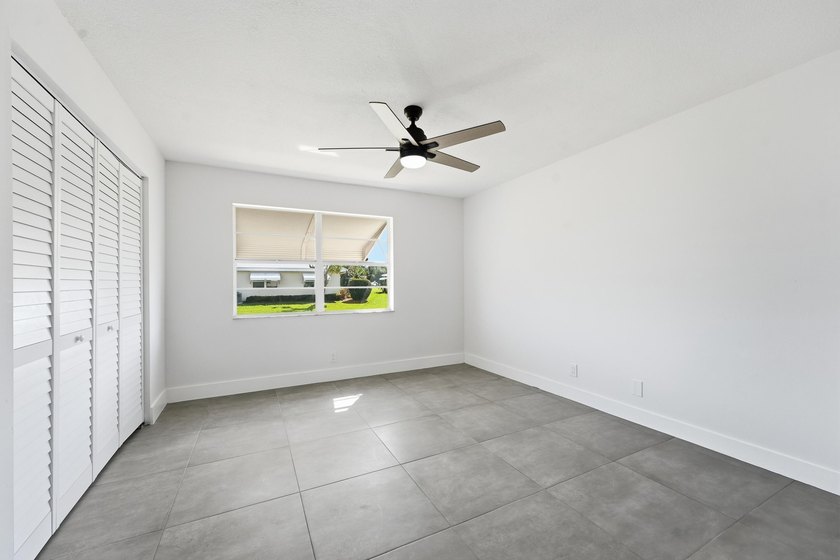 Fully renovated 2 bedroom, 2 bathroom corner villa located - photo 19