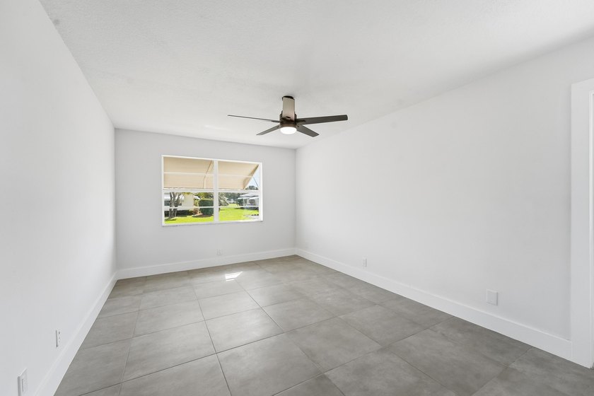 Fully renovated 2 bedroom, 2 bathroom corner villa located - photo 20