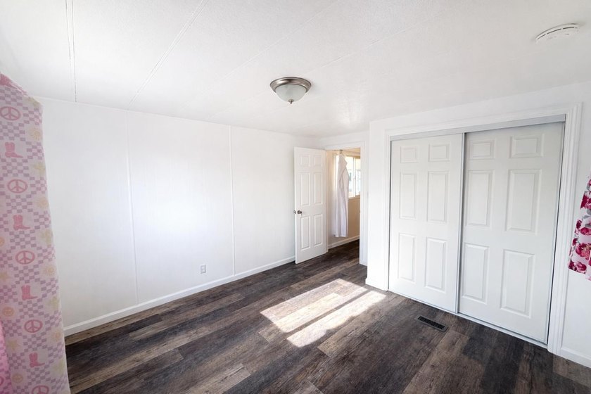 Updated 2-bedroom, 1-bathroom mobile home located in the Golden - photo 5
