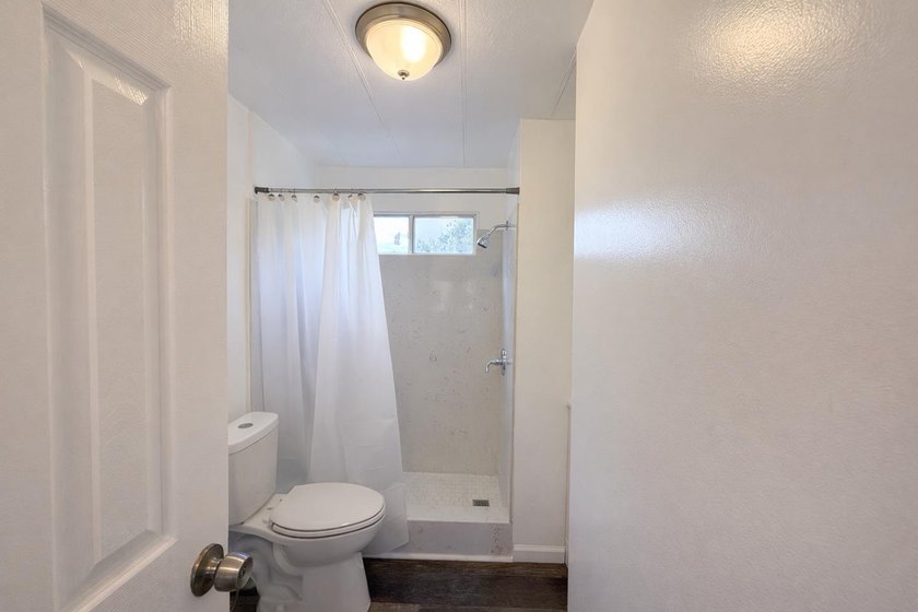 Updated 2-bedroom, 1-bathroom mobile home located in the Golden - photo 9