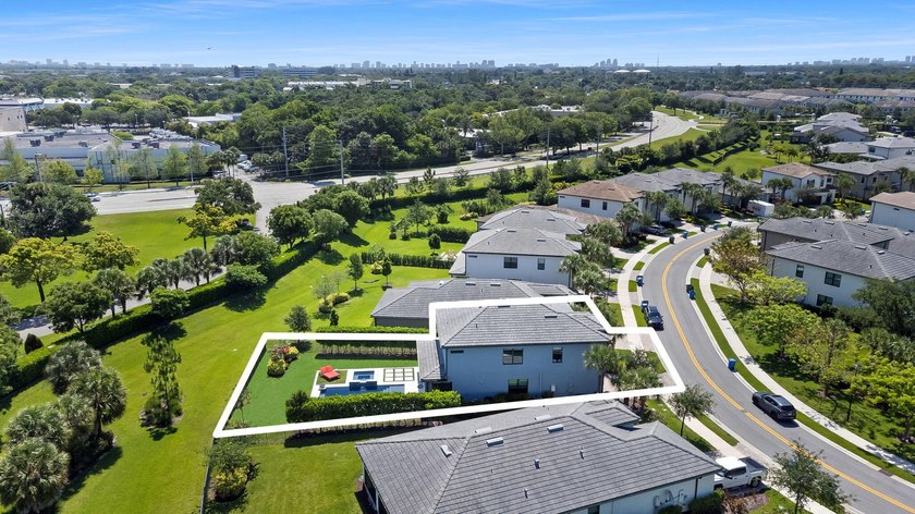 Discover this stunning 3BR/2.5BA pool home in the sought-after - photo 36