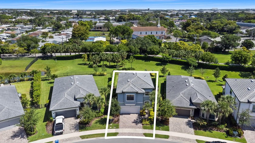 Discover this stunning 3BR/2.5BA pool home in the sought-after - photo 37