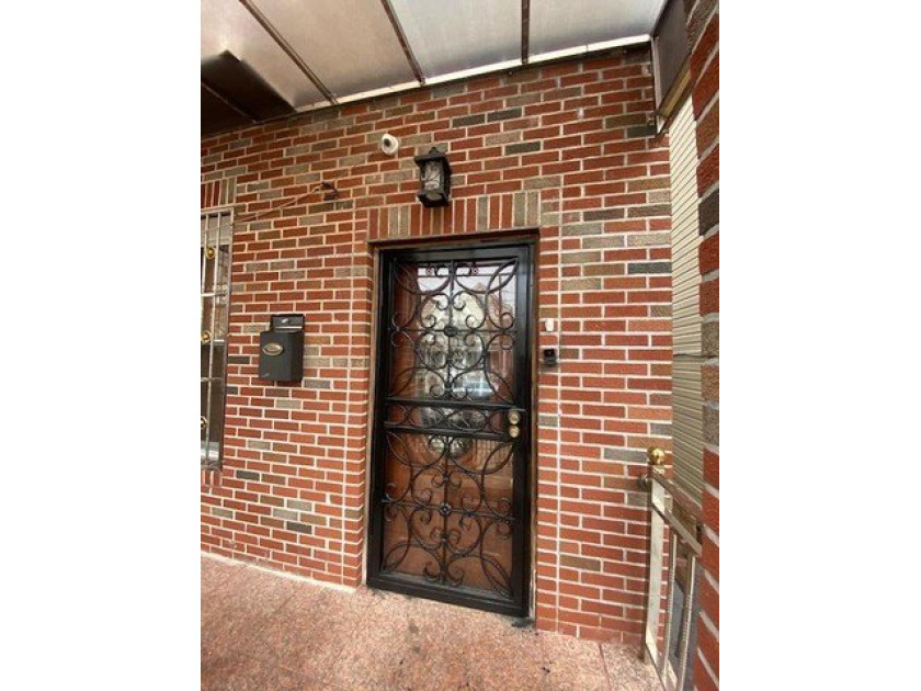 Beautiful detach two family house with finished basement with - photo 4