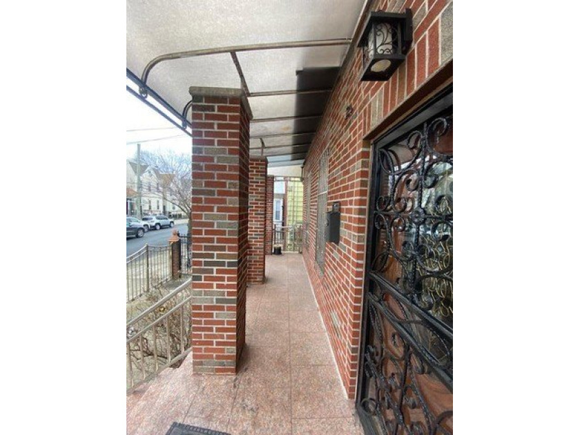 Beautiful detach two family house with finished basement with - photo 5