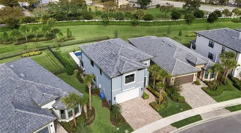 Discover this stunning 3BR/2.5BA pool home in the sought-after - photo 45
