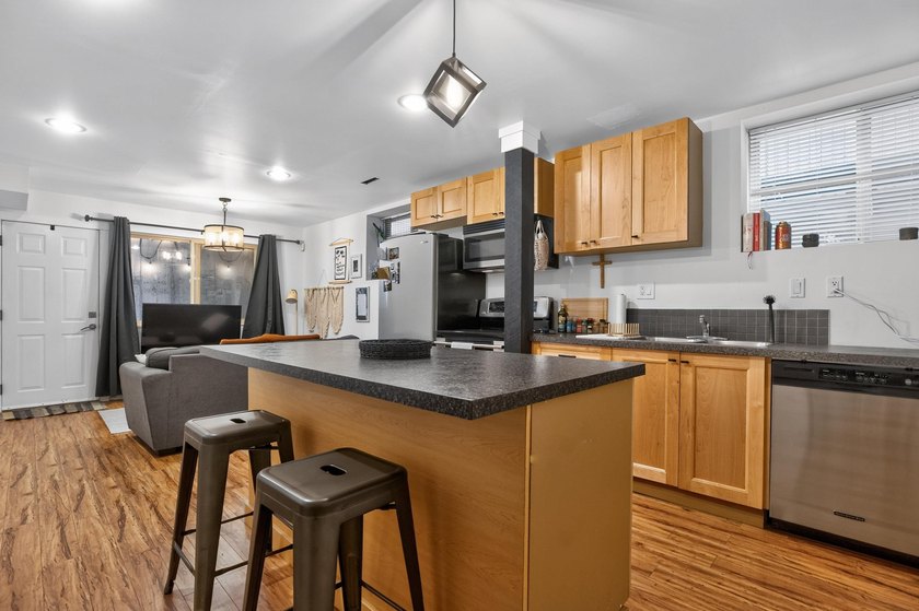 Fabulous 3400 sq ft home in Clayton Heights! Kitchen boasts - photo 33