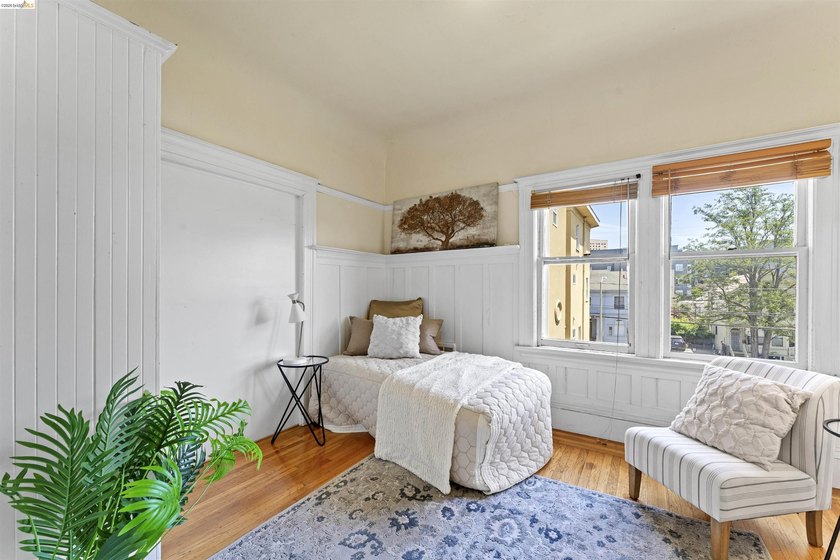 A 1909 Victorian fourplex in the heart of downtown Oakland - photo 6