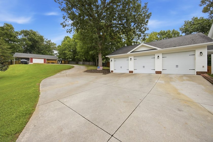 4BD/2.5BA home on 8.21 Acres zoned for Heritage Schools! - photo 6