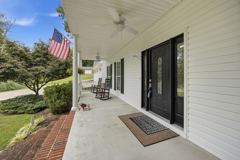 4BD/2.5BA home on 8.21 Acres zoned for Heritage Schools! - photo 7