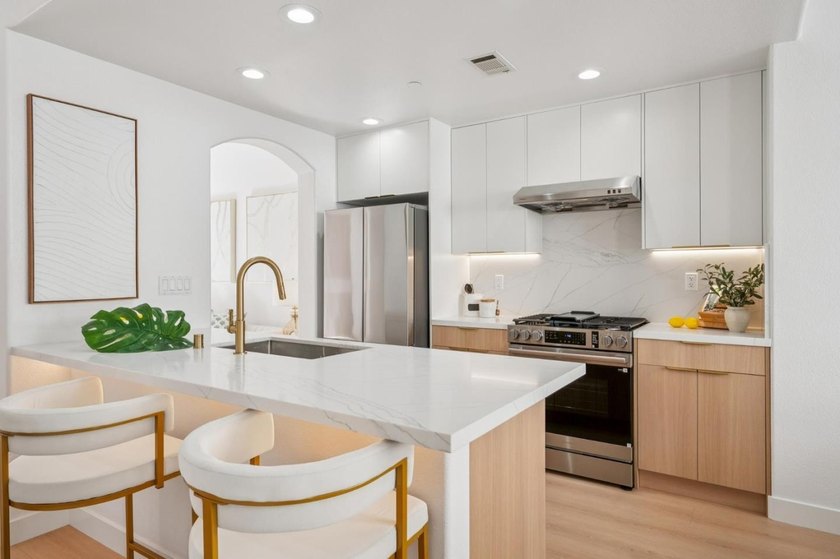 Gorgeous Remodeled Townhome - The Large Model at Parc Metro - - photo 11