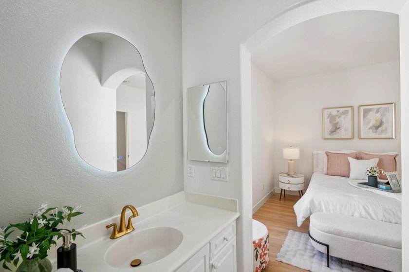Gorgeous Remodeled Townhome - The Large Model at Parc Metro - - photo 26