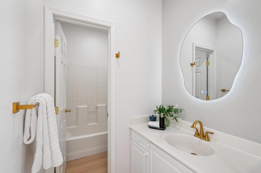 Gorgeous Remodeled Townhome - The Large Model at Parc Metro - - photo 27