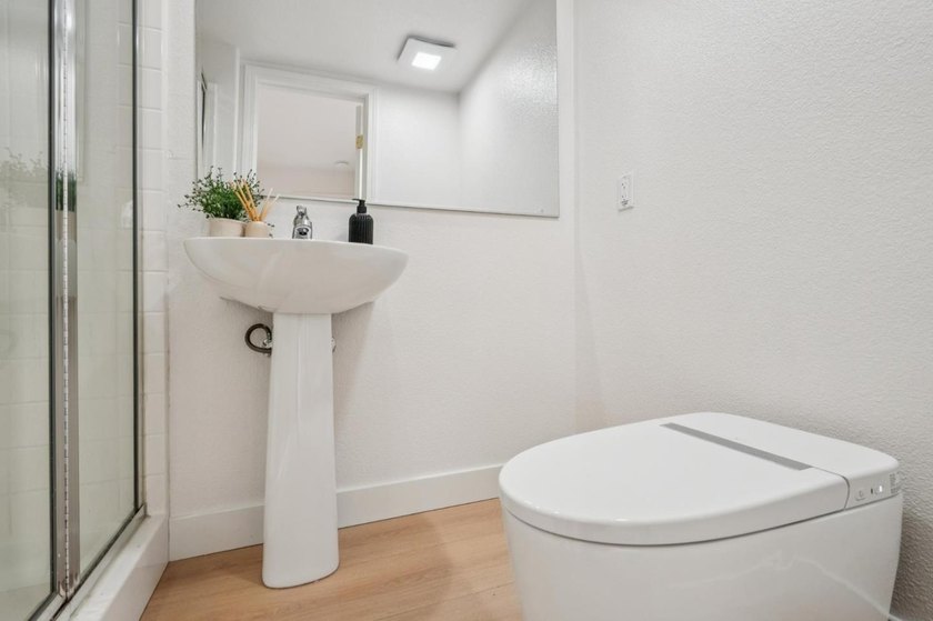 Gorgeous Remodeled Townhome - The Large Model at Parc Metro - - photo 31