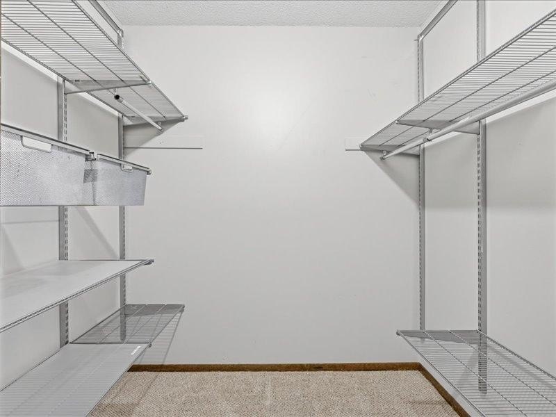 Move in ready 2 bedroom, 2 bath condo in desirable Edina - photo 10
