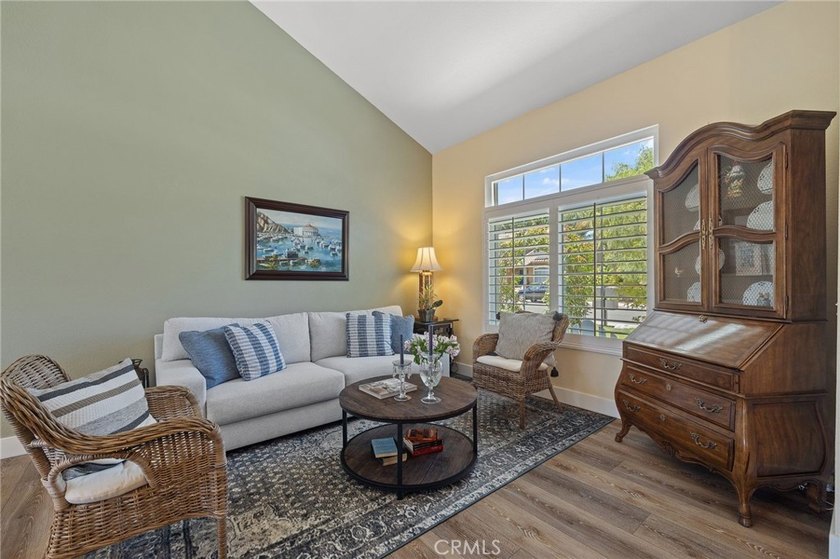 Beautifully remodeled 3 bedroom, 2.5 bath view home in Pacific - photo 9