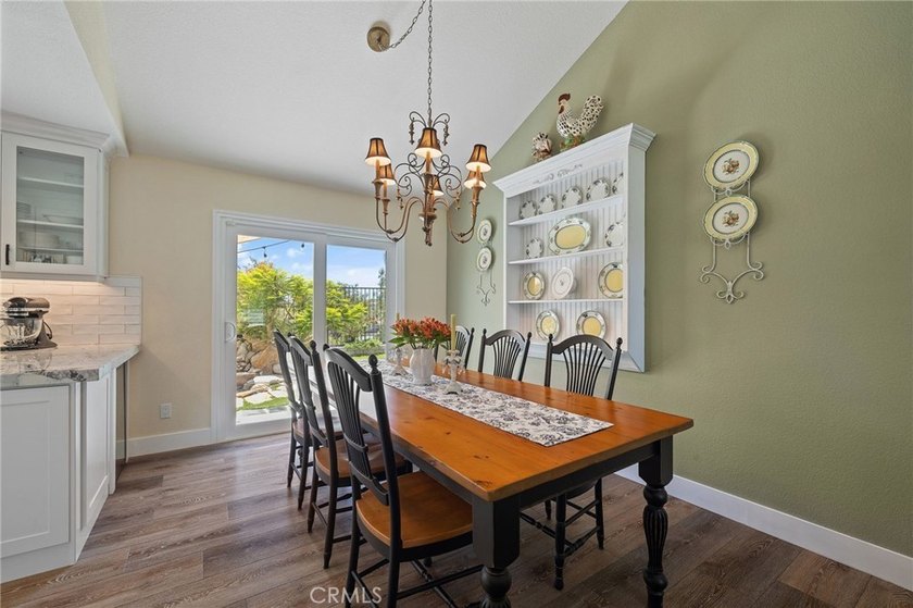 Beautifully remodeled 3 bedroom, 2.5 bath view home in Pacific - photo 10