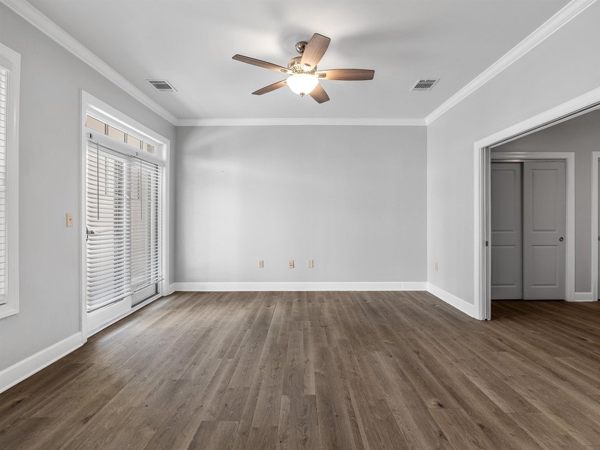 Enjoy the ease of downtown living in this charming 1-bedroom - photo 7