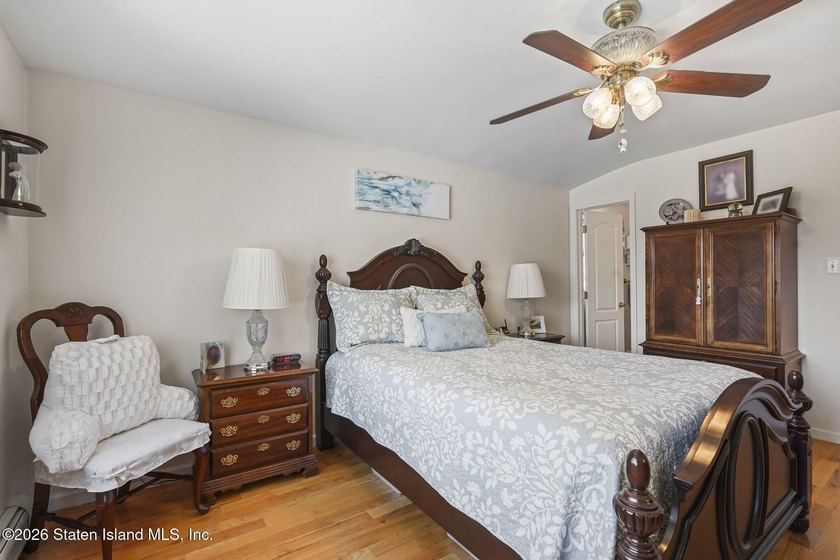 Welcome to this stunning and meticulously maintained 6-over-6 - photo 20