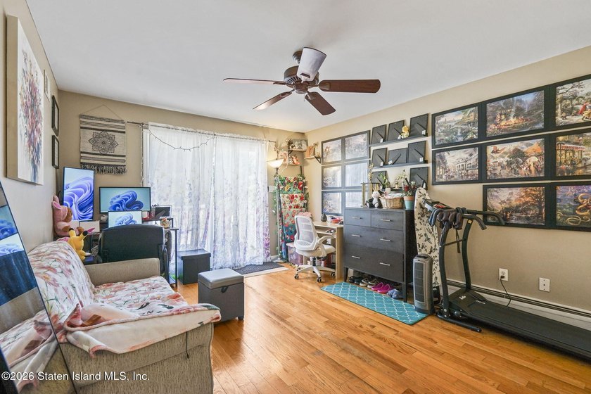 Welcome to this stunning and meticulously maintained 6-over-6 - photo 28