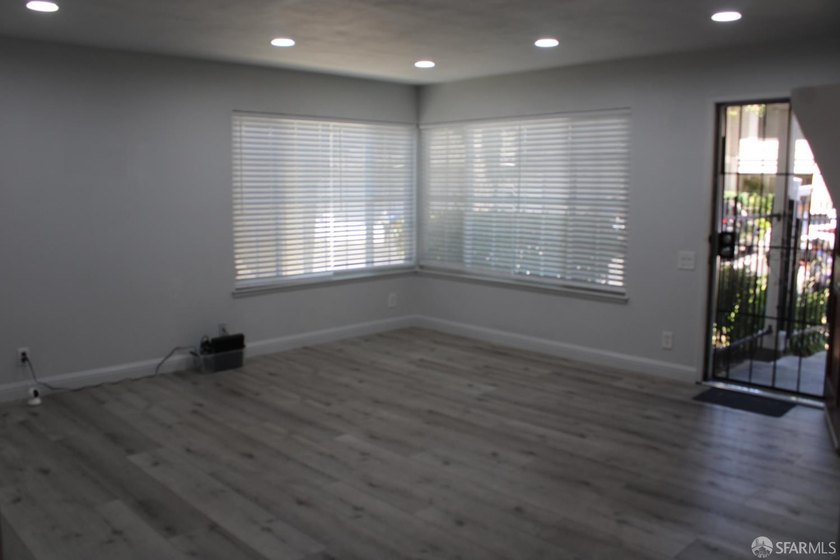 Remodeled and updated, ready to move in condition condo with - photo 5