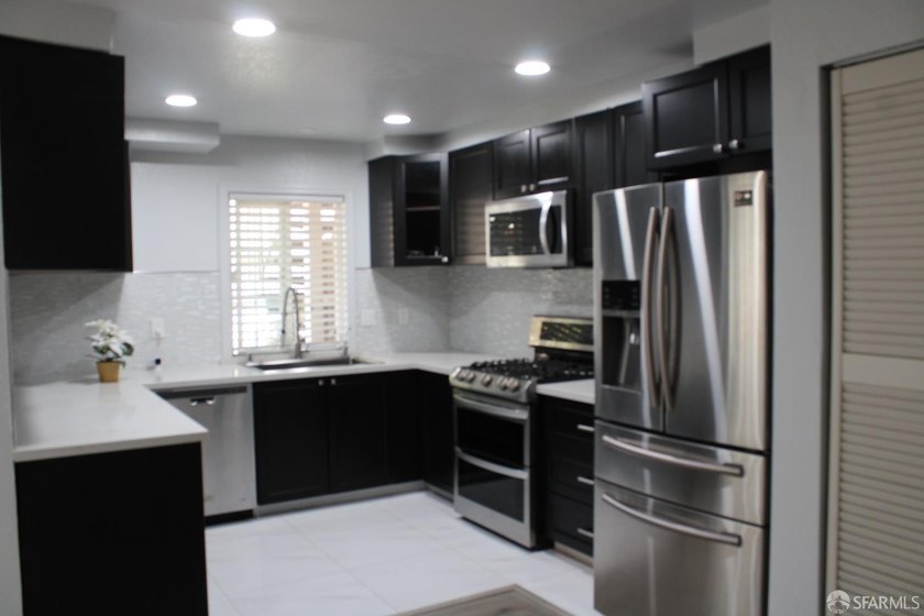 Remodeled and updated, ready to move in condition condo with - photo 6