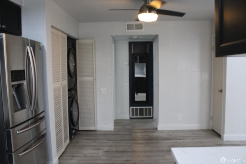 Remodeled and updated, ready to move in condition condo with - photo 8