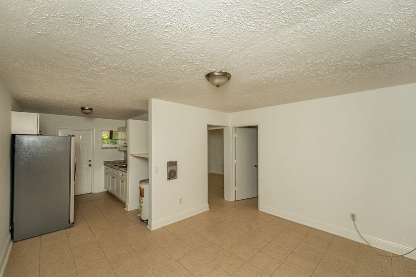 Fantastic income-producing duplex in the rapidly growing area of - photo 5
