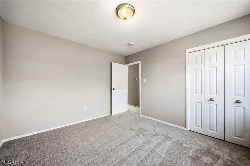 Just move in! This home is ready for you! Features a renovated - photo 14