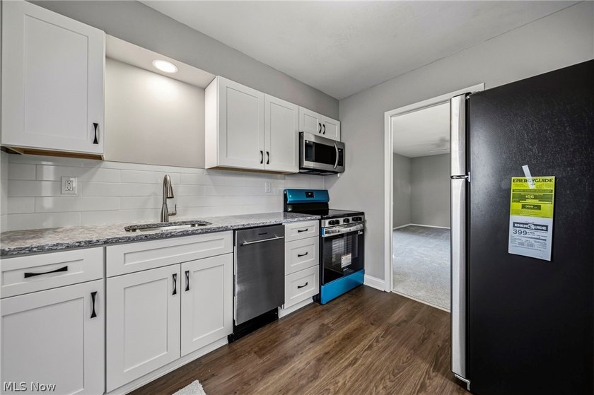 Just move in! This home is ready for you! Features a renovated - photo 21
