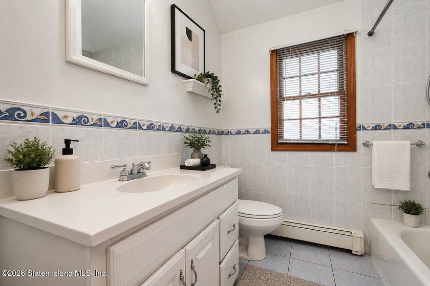Beautiful detached Colonial home, offering over 2,100 square - photo 36