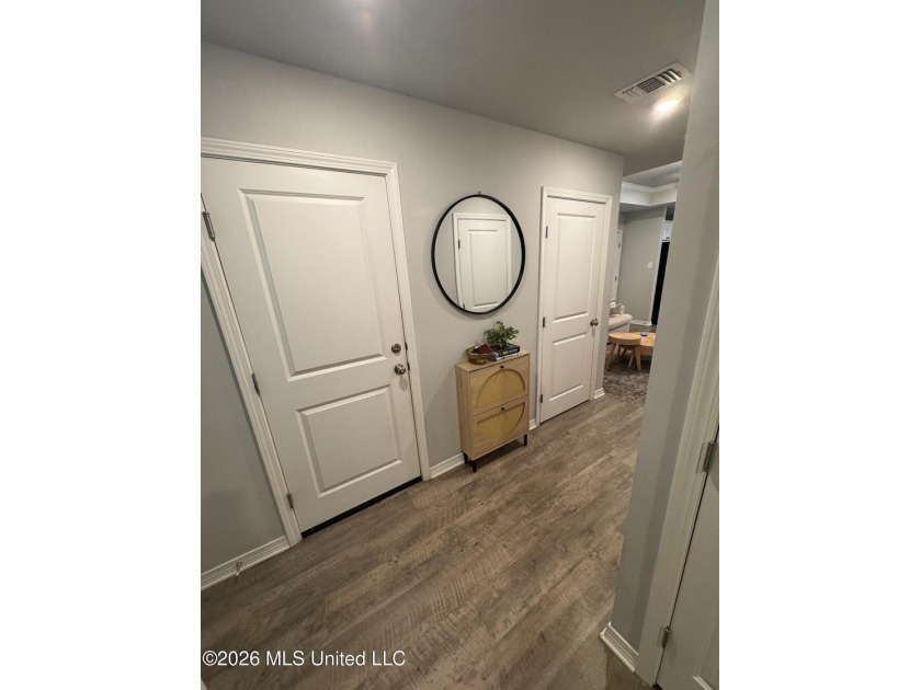 This well - maintained home offers a comfortable and inviting - photo 11