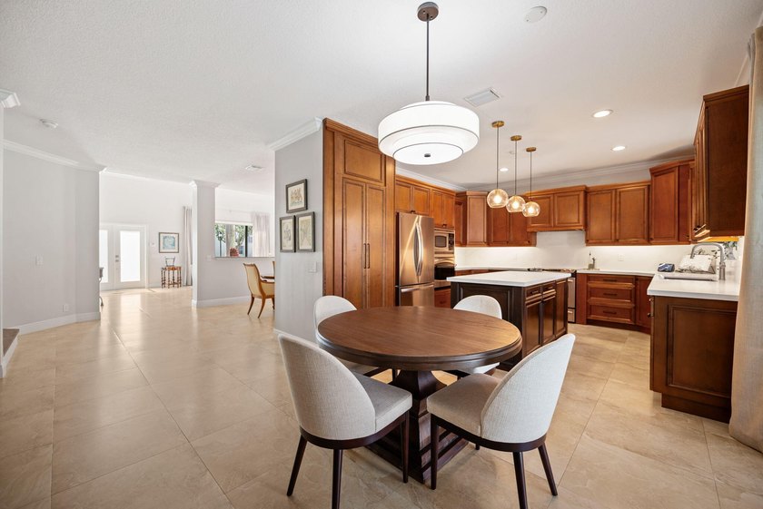 A completely &amp; tastefully upgraded home on a culdesac does exist - photo 11