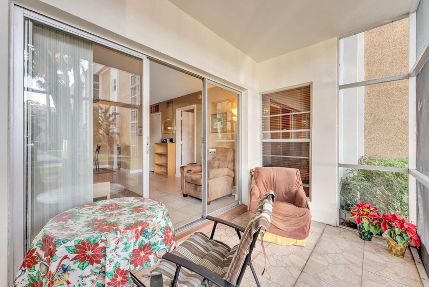 Gorgeous and Spacious 1 Bedroom/1 Bathroom Condo. This - photo 11