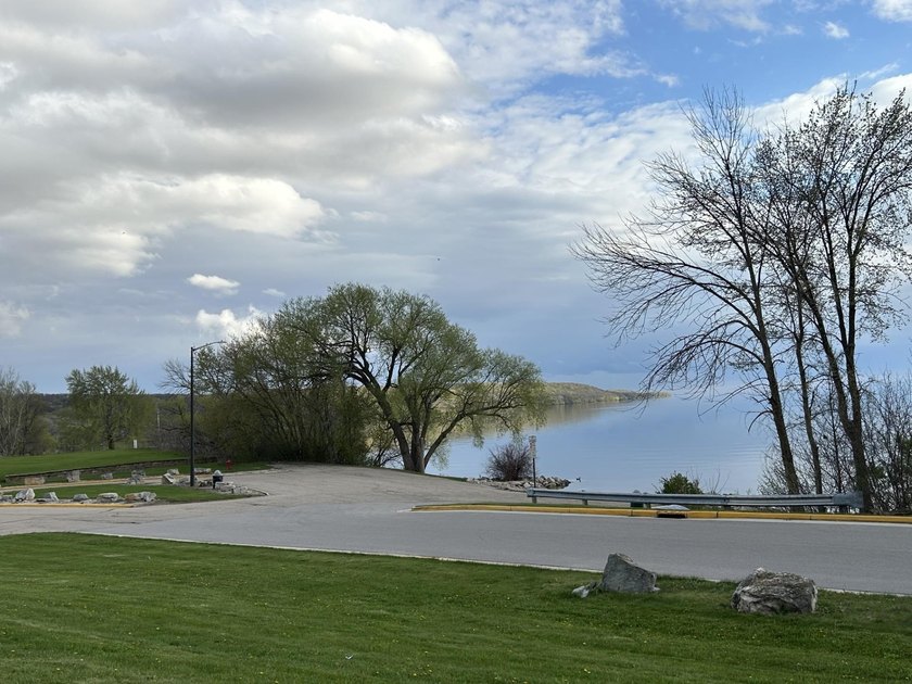Sensational, .96 acre lake lot in Sherwood with over 100 feet on - photo 12