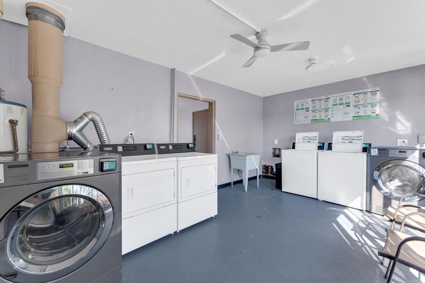 Gorgeous and Spacious 1 Bedroom/1 Bathroom Condo. This - photo 17