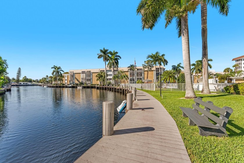 Gorgeous and Spacious 1 Bedroom/1 Bathroom Condo. This - photo 18