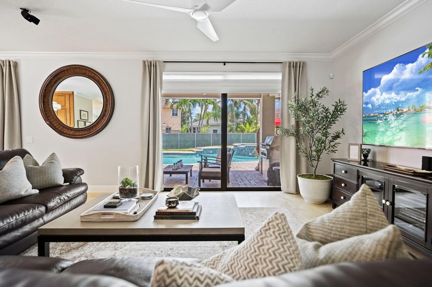 A completely &amp; tastefully upgraded home on a culdesac does exist - photo 22