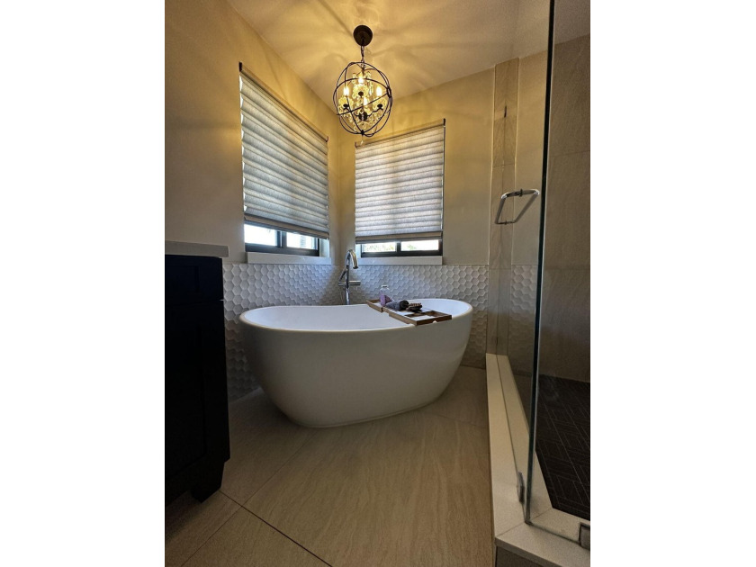 A completely &amp; tastefully upgraded home on a culdesac does exist - photo 31