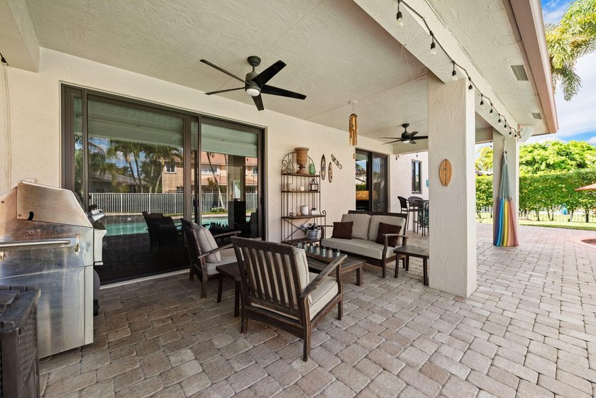 A completely &amp; tastefully upgraded home on a culdesac does exist - photo 43